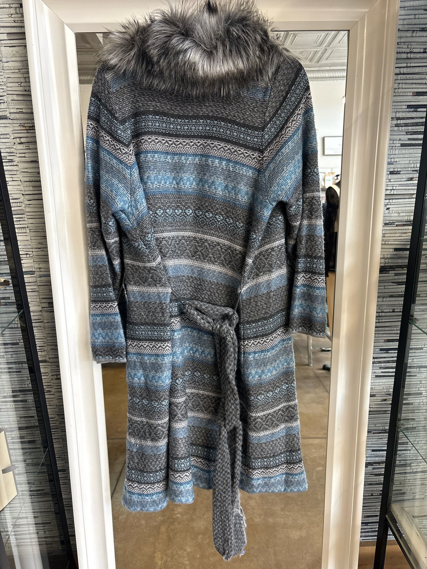 CHICO'S Size 2 Gray/Blue faux fur Cardigan