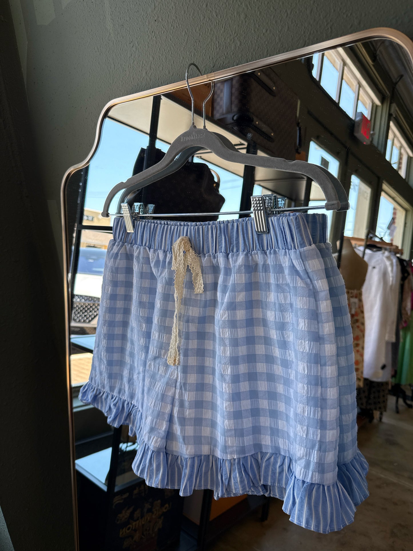 Fantastic fawn Size M Blue Checkered Shorts
