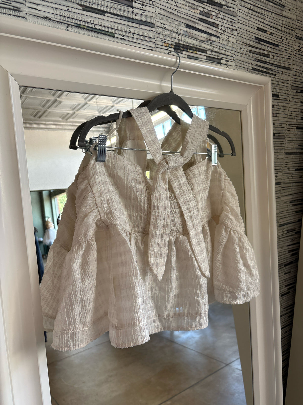 Line and Dot Size L White Top