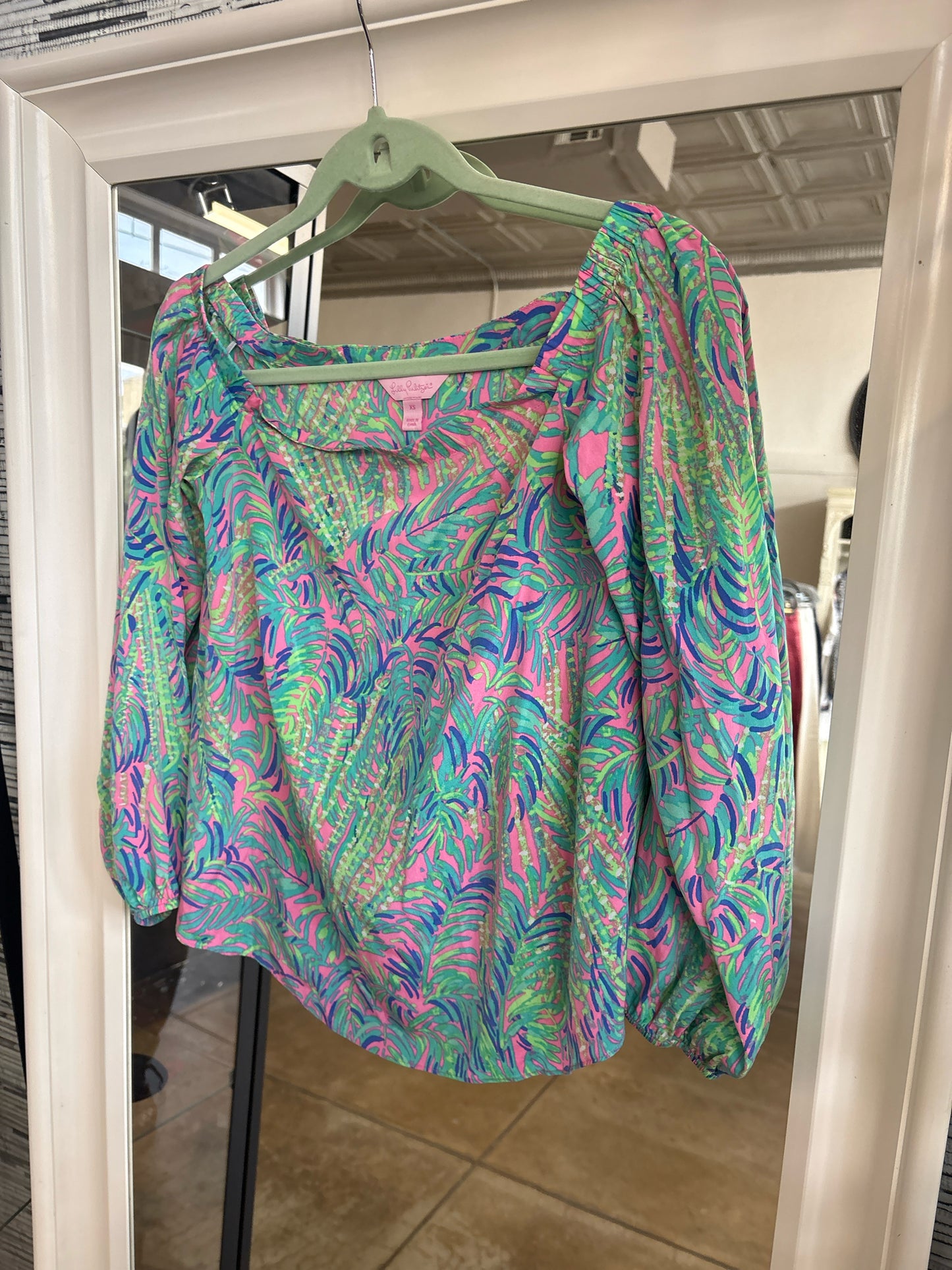 Lilly Pulitzer Size XS Green/multi Leaves Top