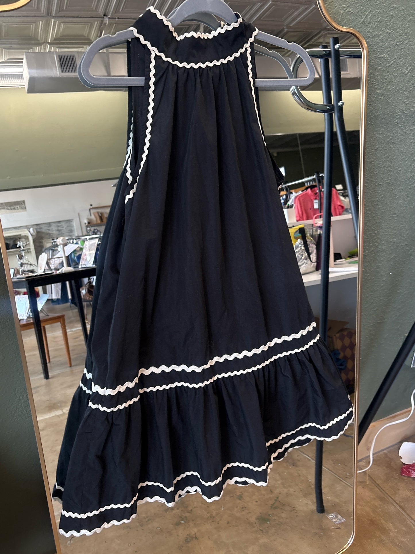 entro Size M Black & White Dress
