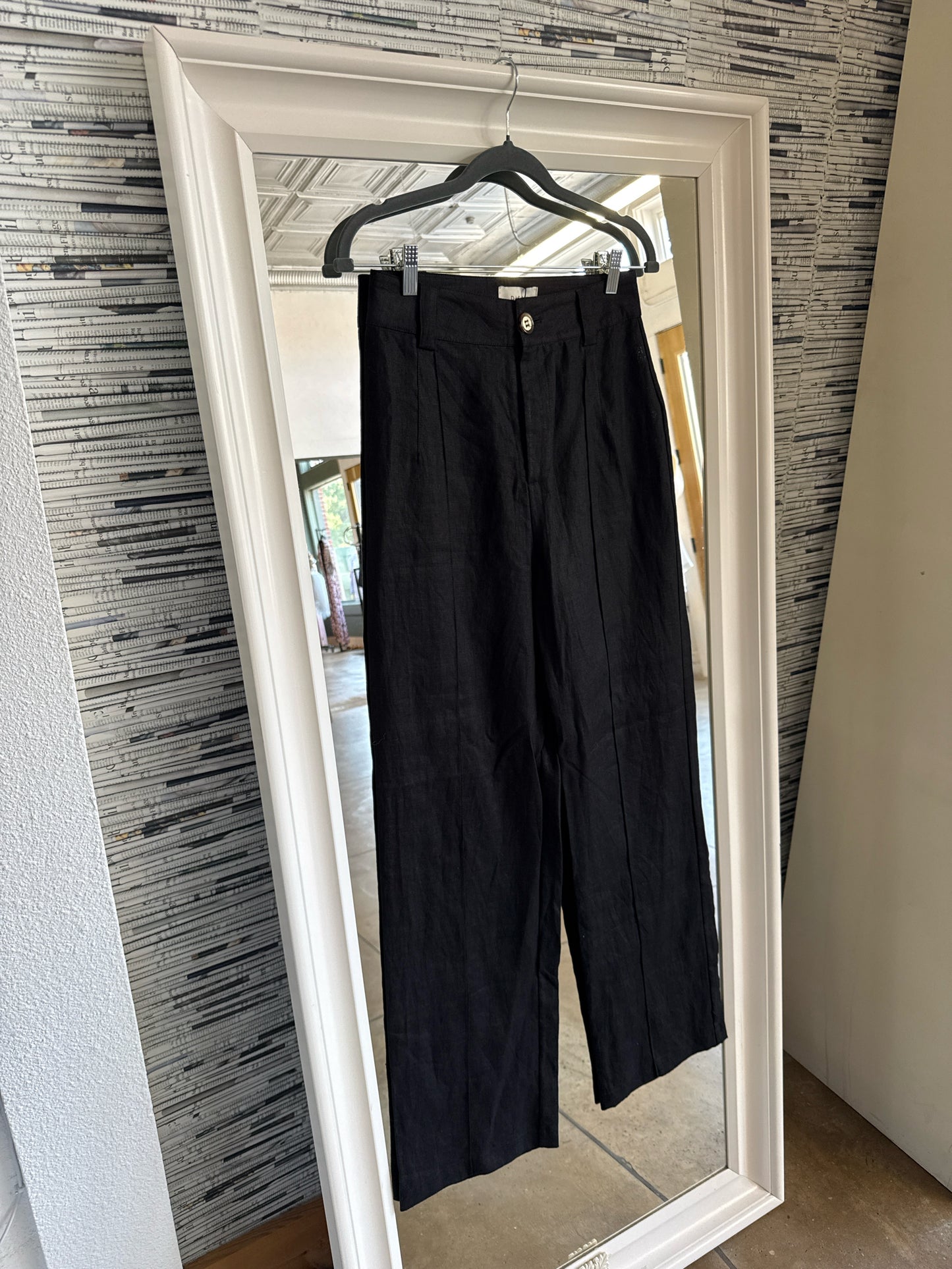 DISSH Size 4 Black Pants