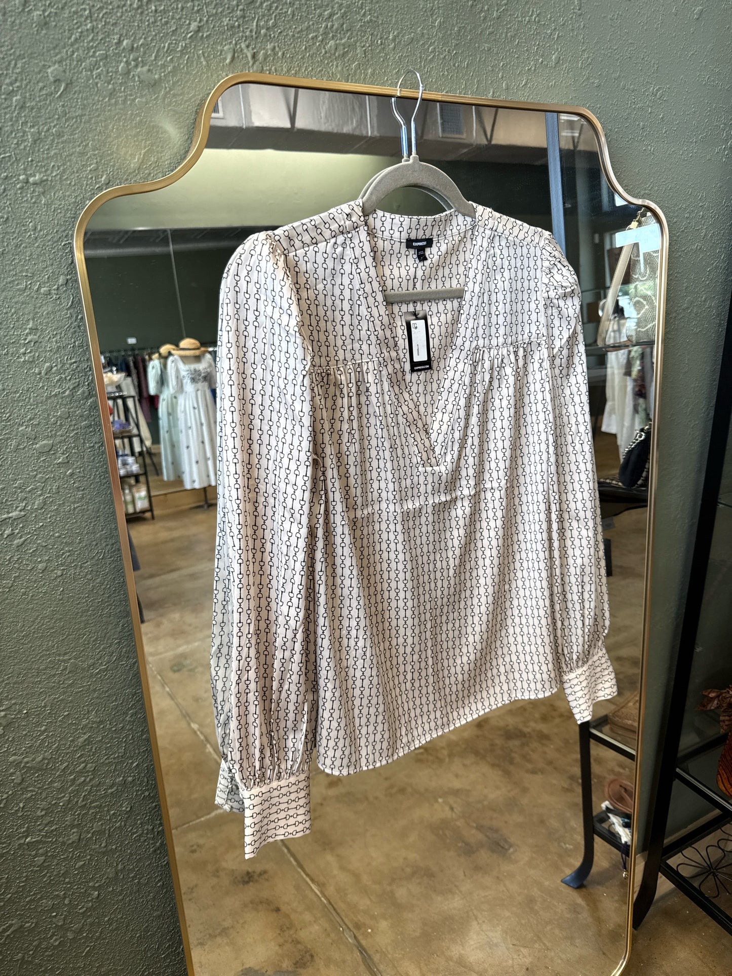 EXPRESS Size S Cream/Black Top