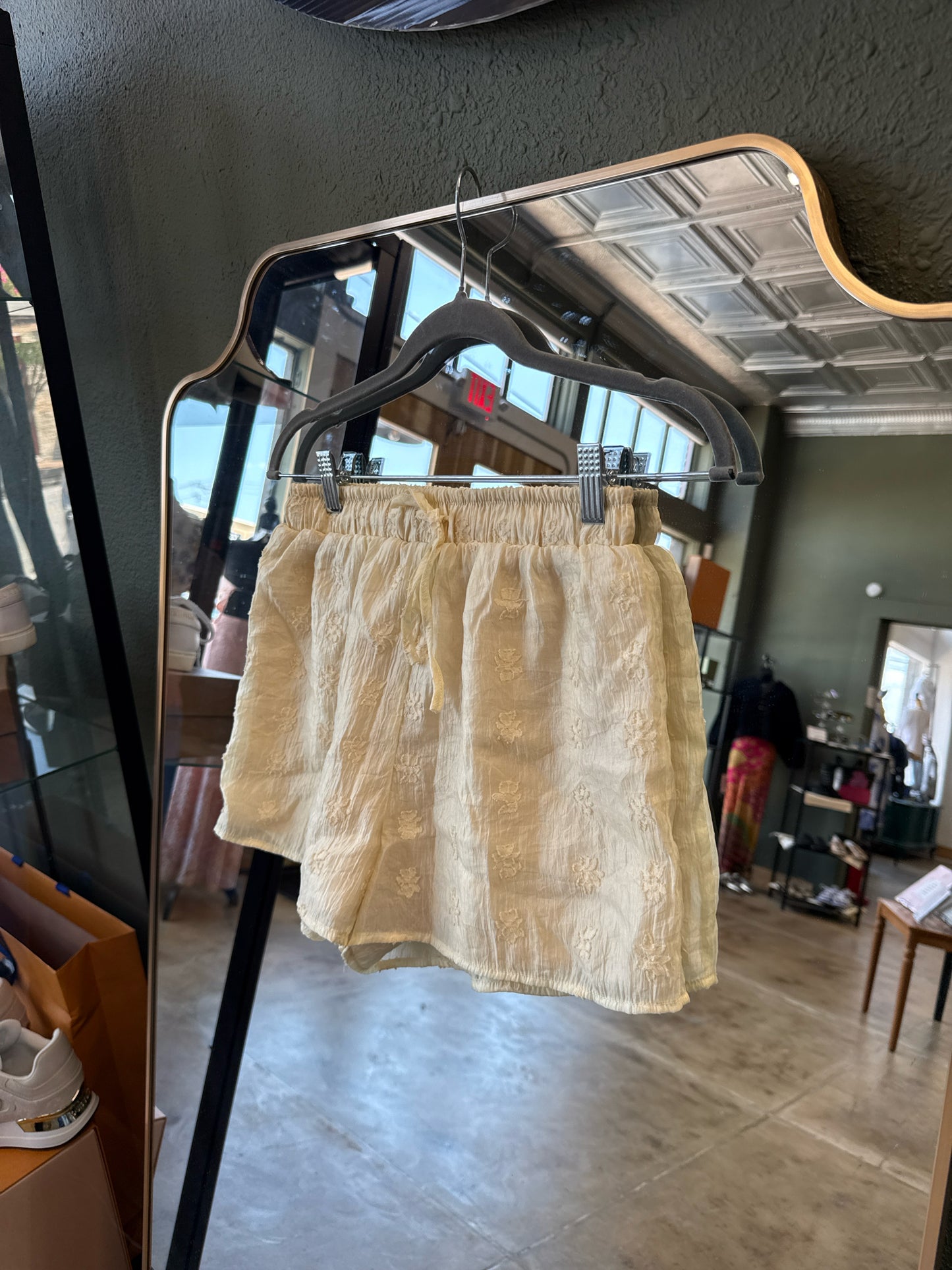 cider Size XS Cream Shorts
