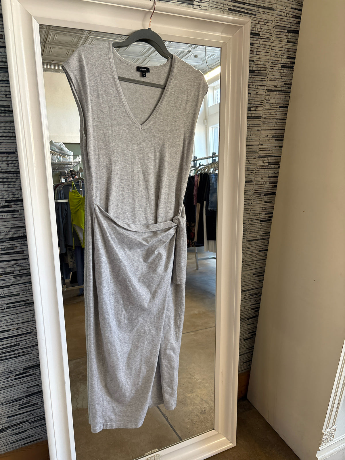 EXPRESS Size M Gray Knit Dress