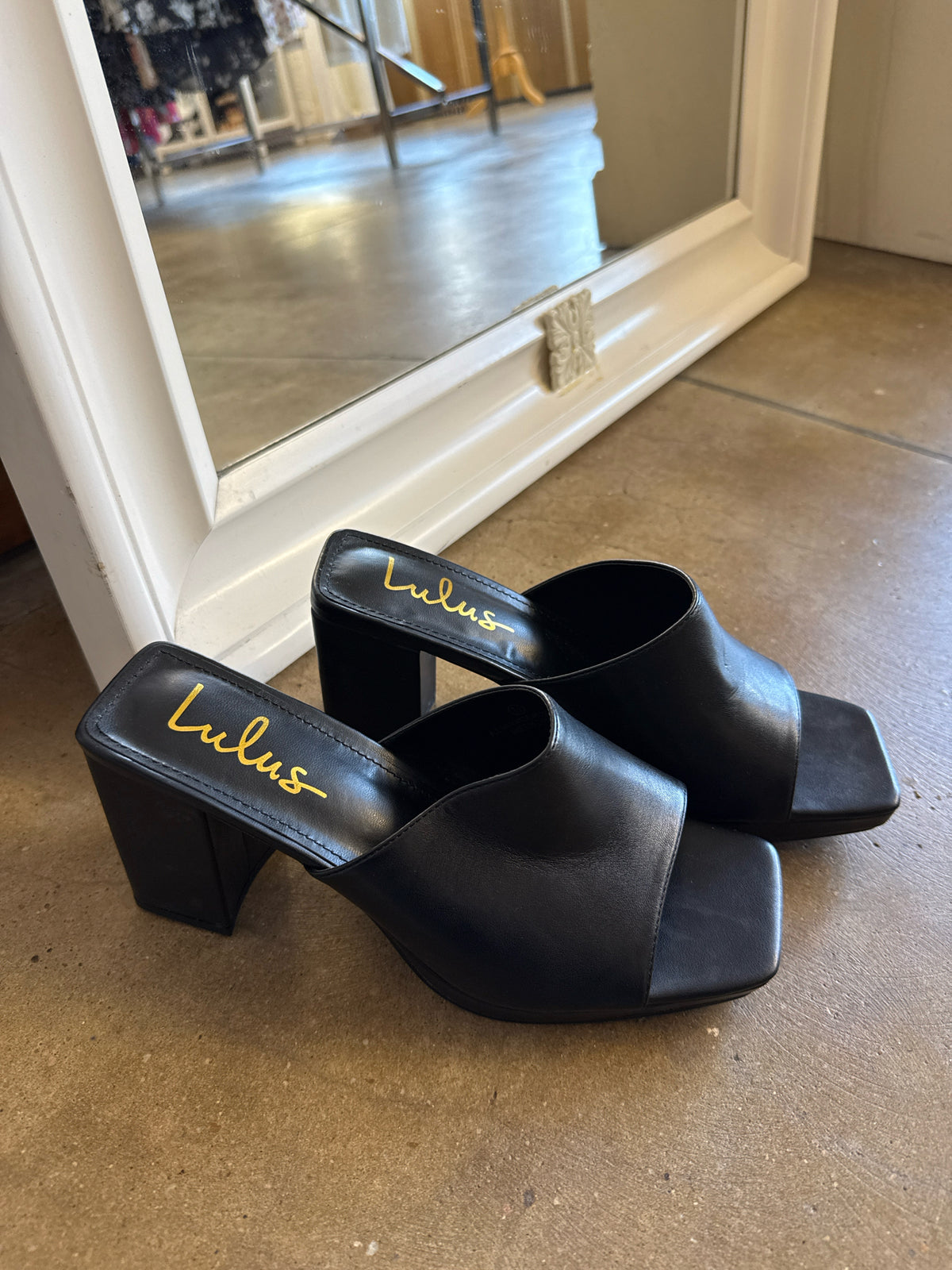 Lulus Shoe Size 7.5 Black Heels