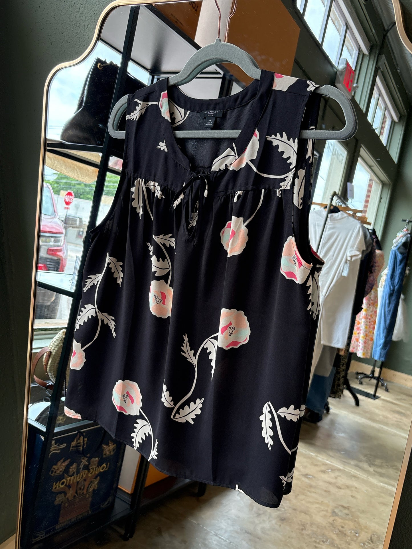 ANN TAYLOR Size LP black + multi Top