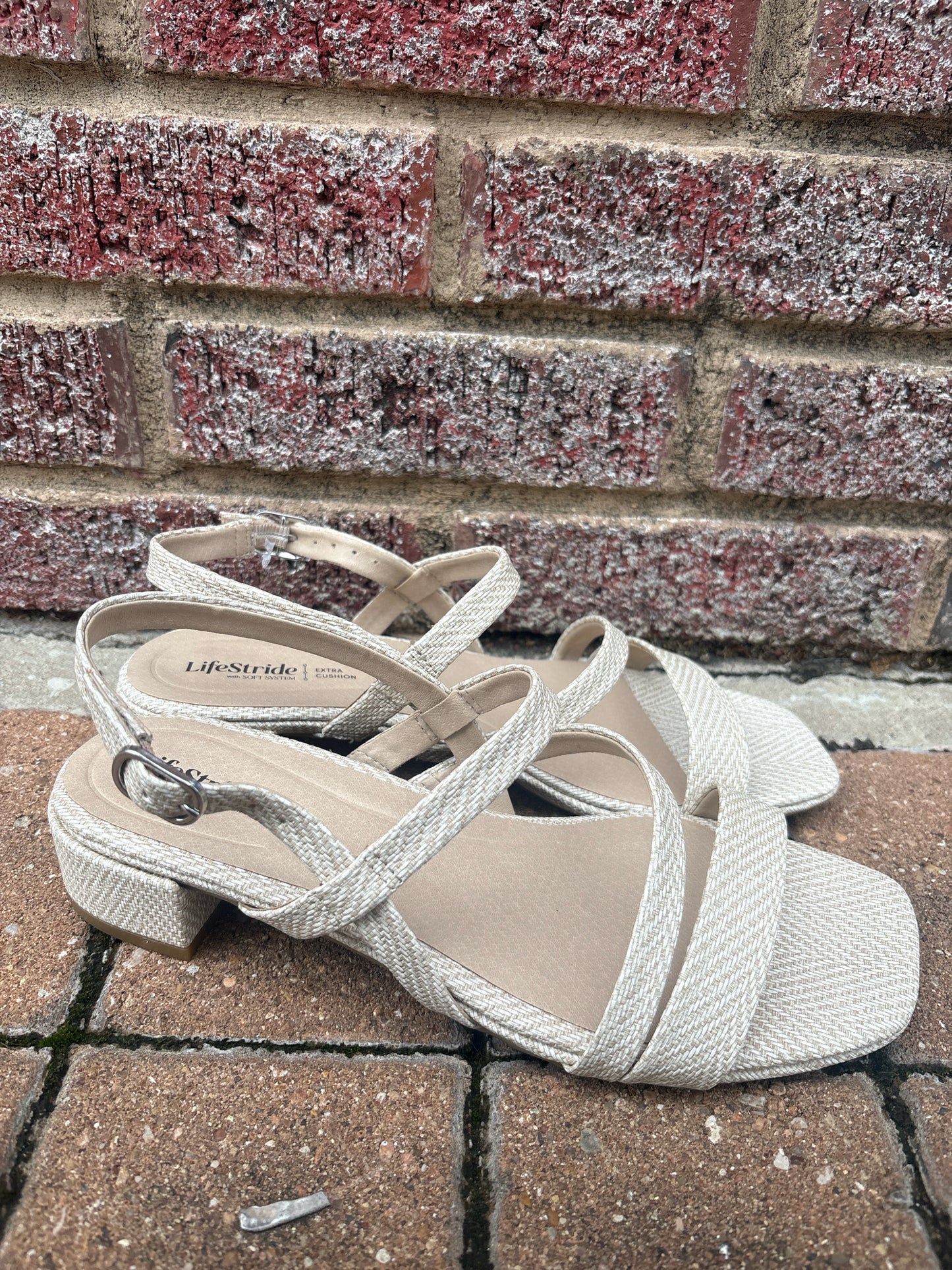 LifeStride Shoe Size 8.5 Cream Wedge