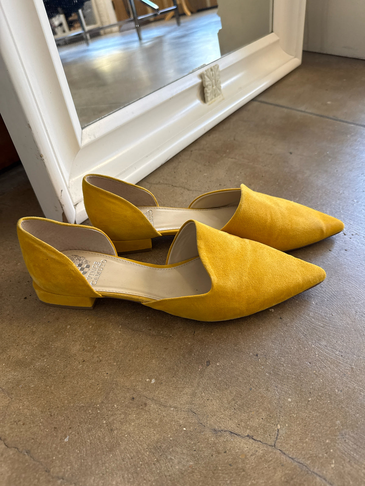 Vince Camuto Shoe Size 9.5 Mustard Flats