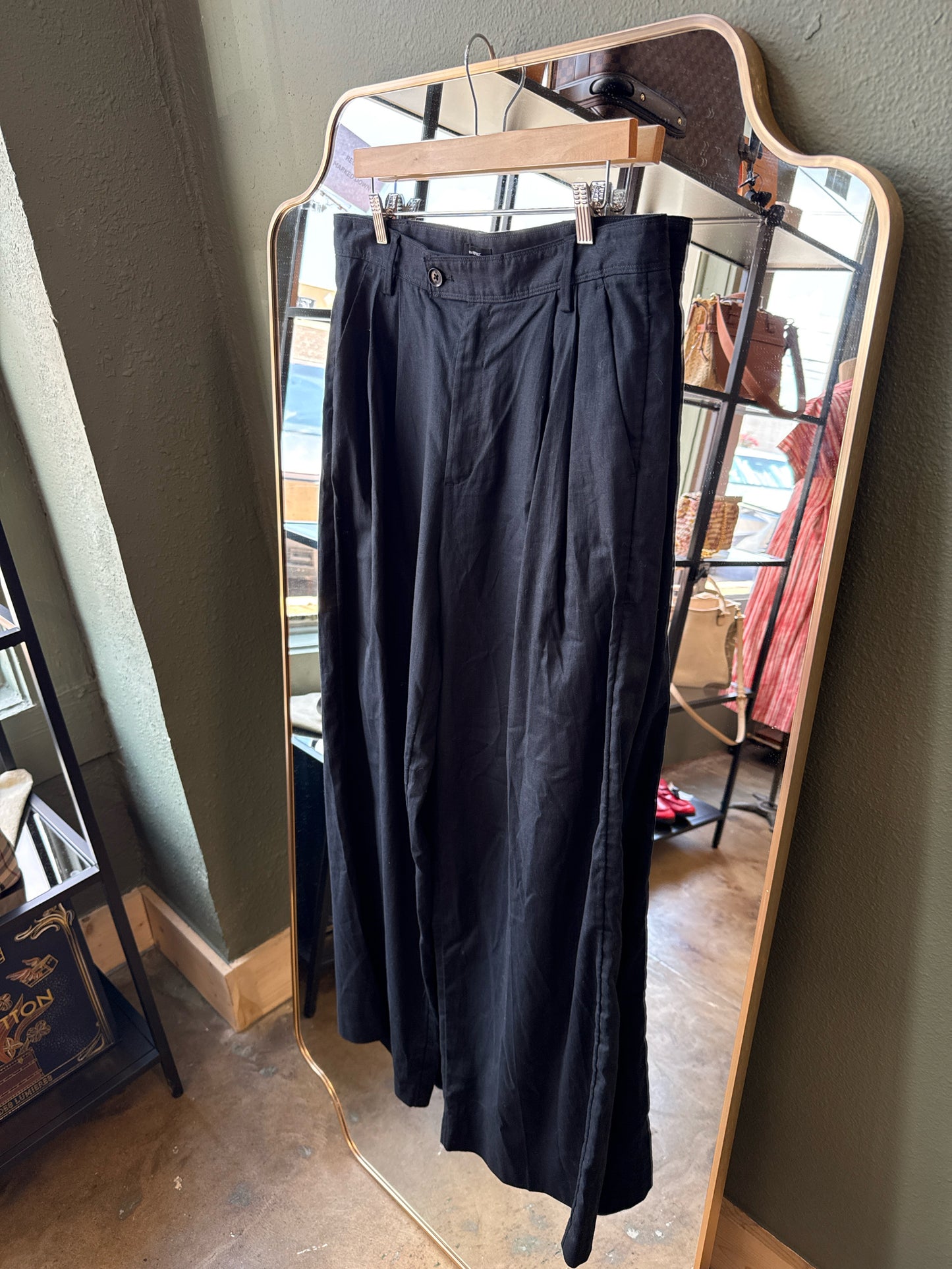 Banana Republic Size 12 Black Pants