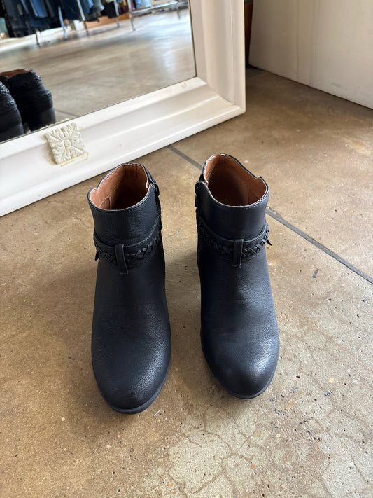 Indigo Shoe Size 6.5 Black Boots