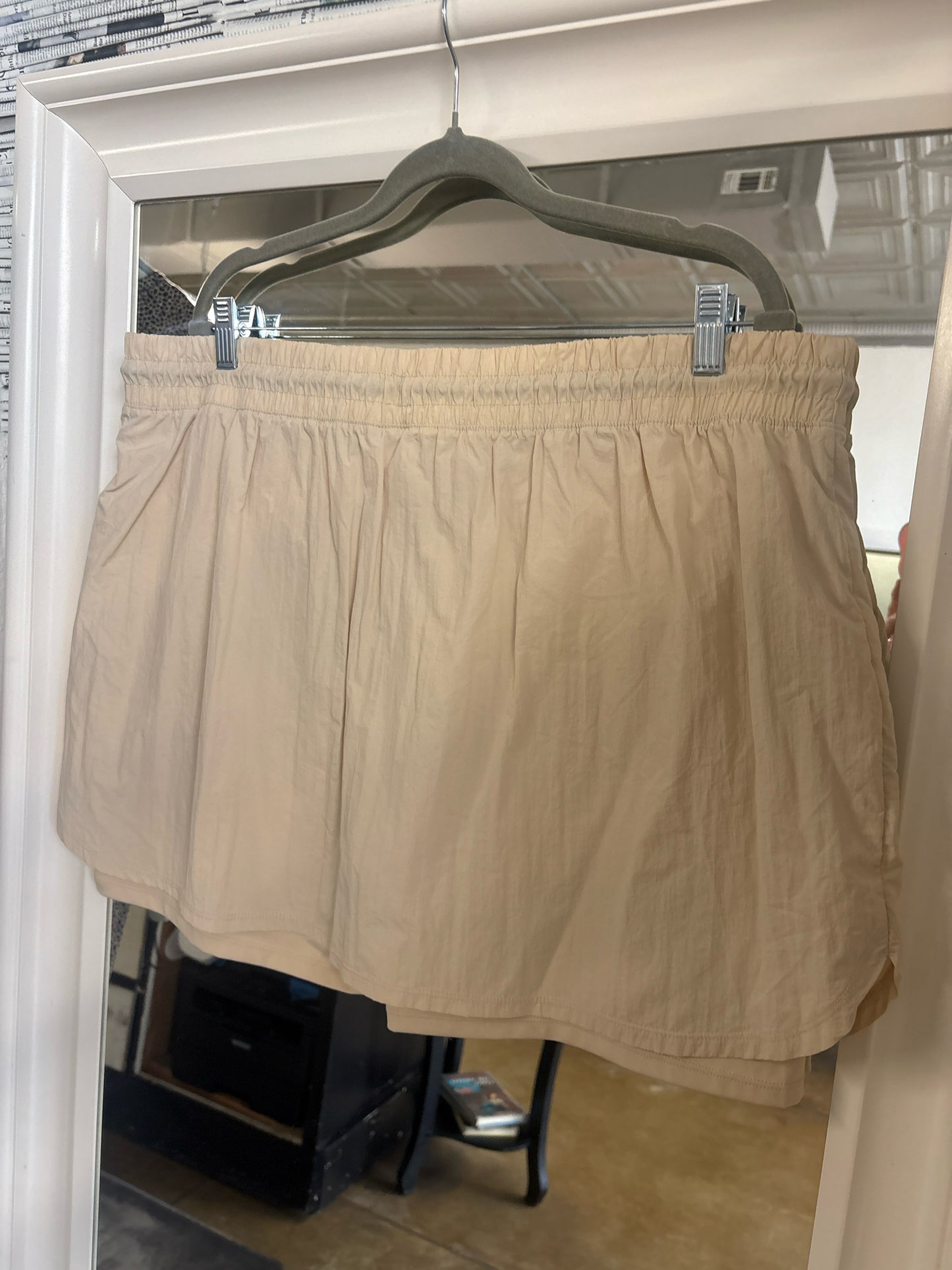 Avia Size 1x Tan Skort