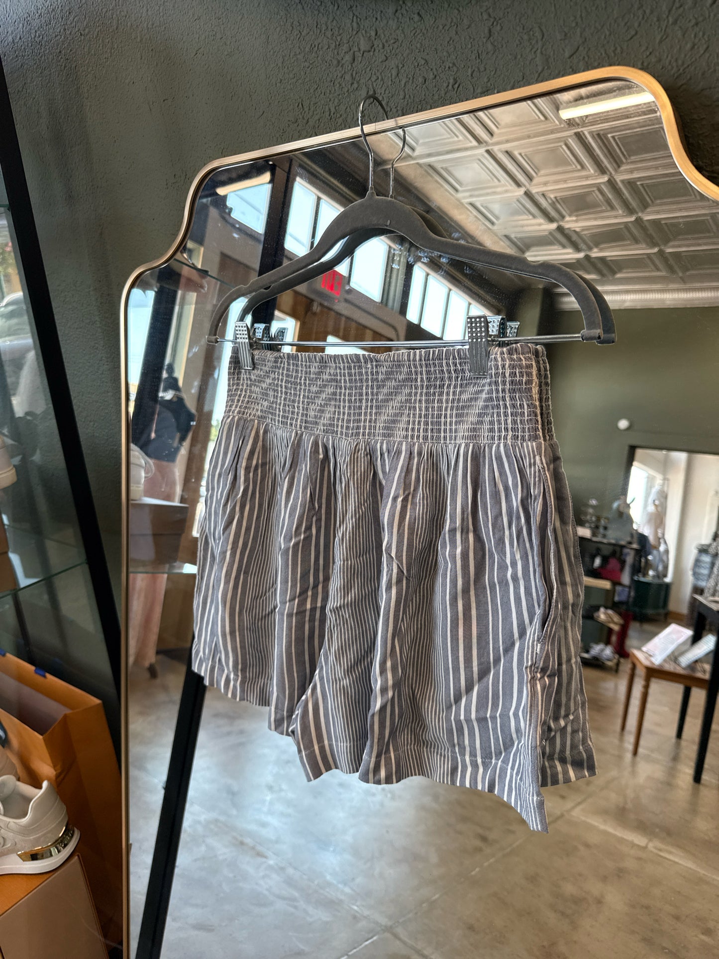 American Eagle Size S Gray Shorts