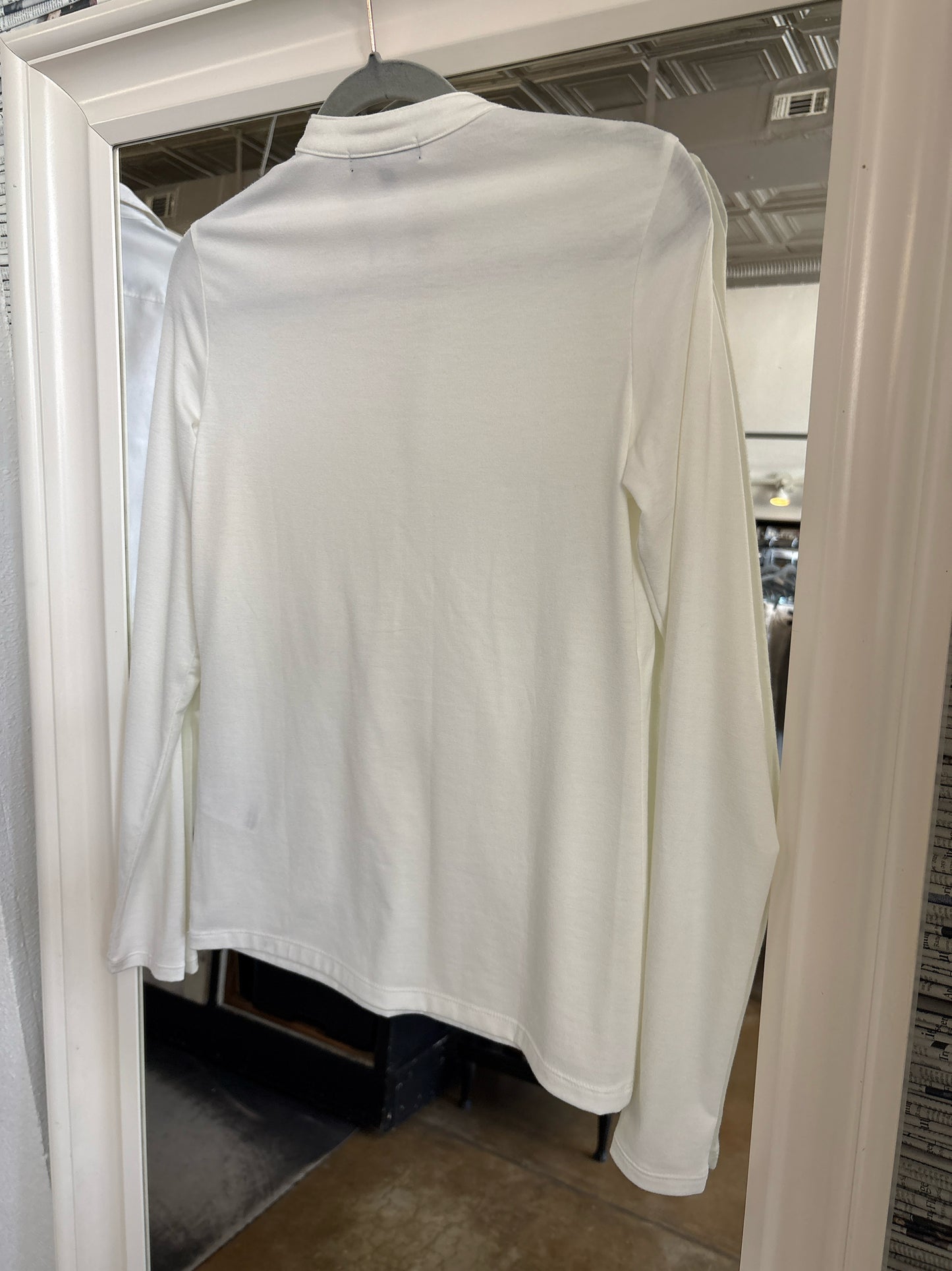 Banana Republic Size S off white Top