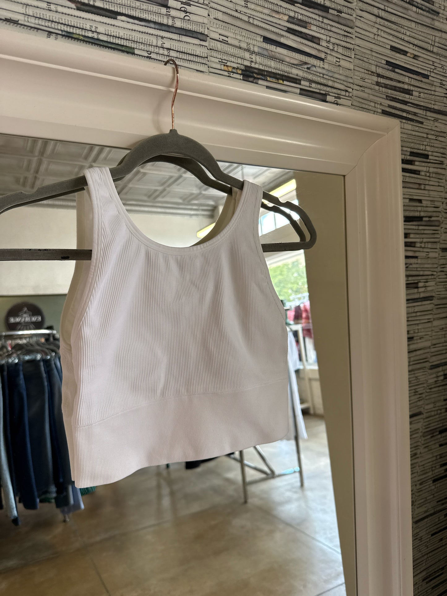 VICTORIA SPORT Size M White Sportsbra