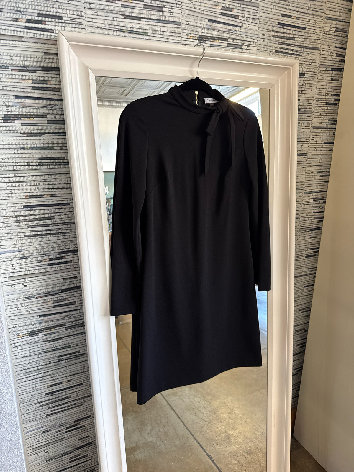 CALVIN KLEIN Size 4 Black Dress