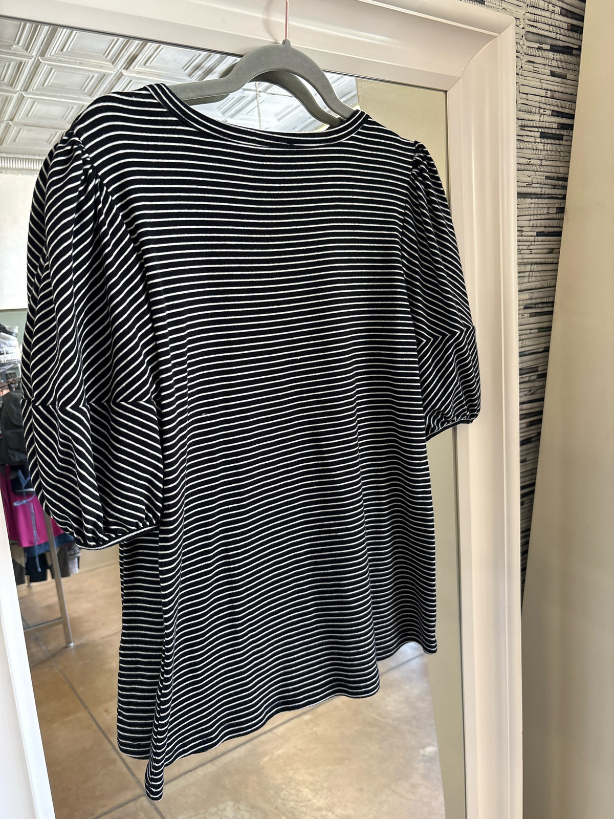doe & rae Size M Black & White Top