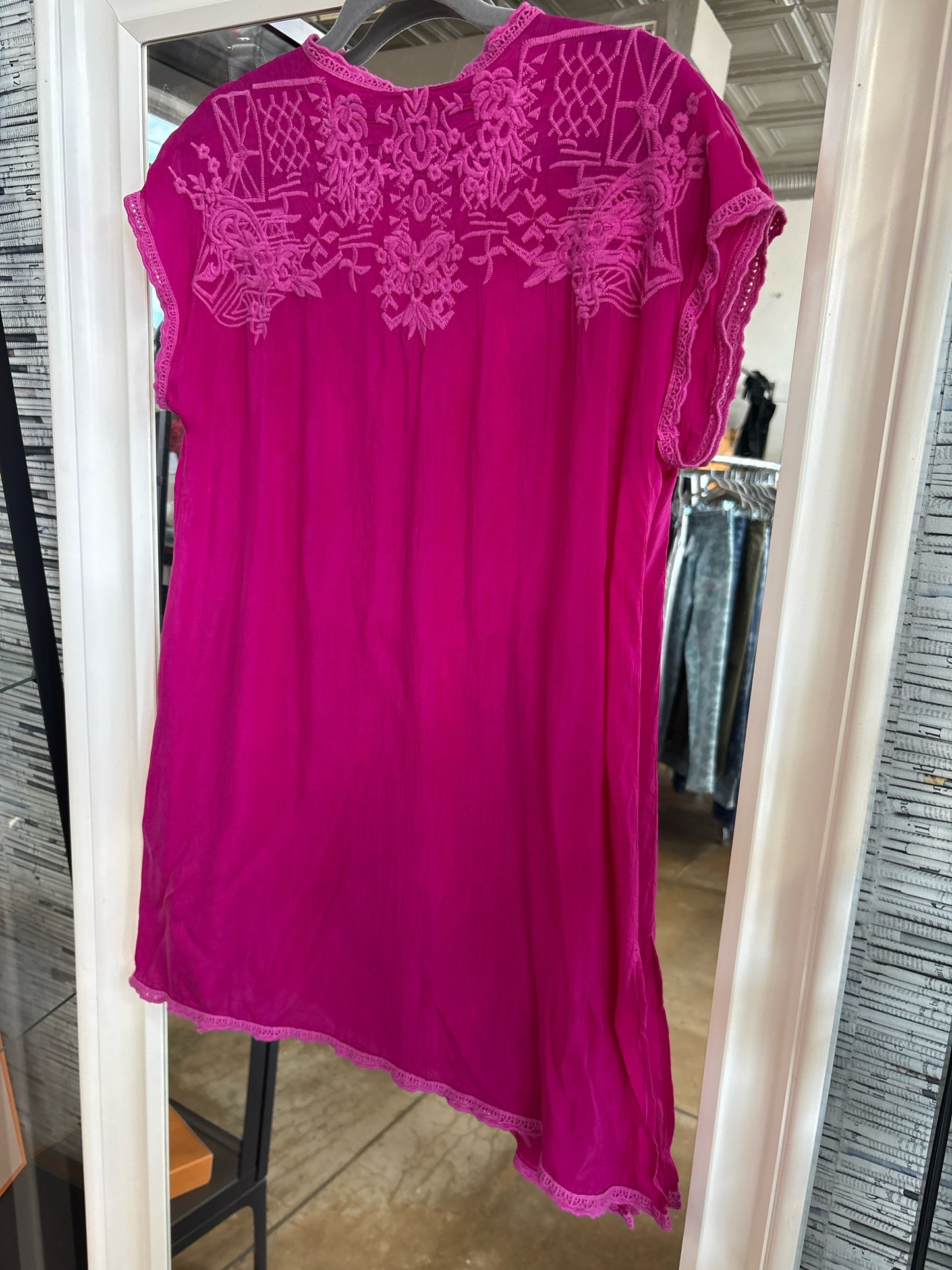 Johnny Was Size S Magenta Embroid. Top