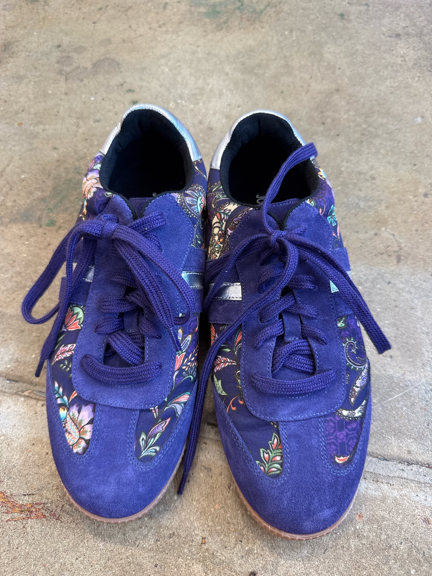 Johnny Was Shoe Size 9 indigo Floral Sneakers
