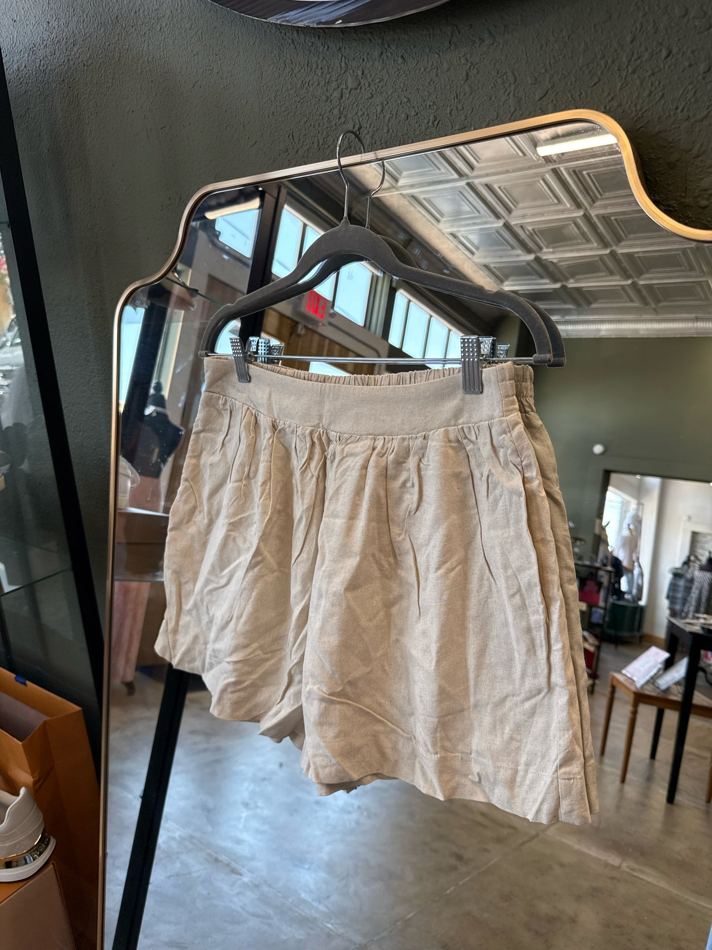 Commense Size M Tan Shorts