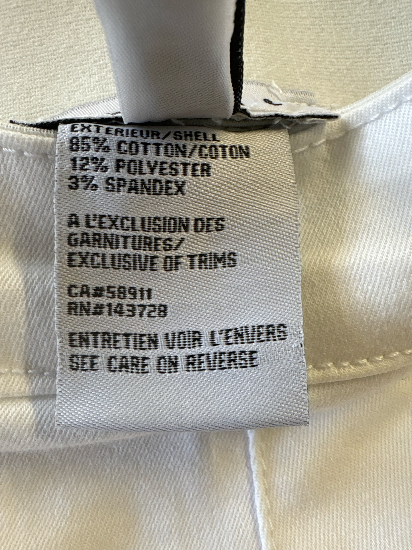 Tribal Size 6 White Shorts