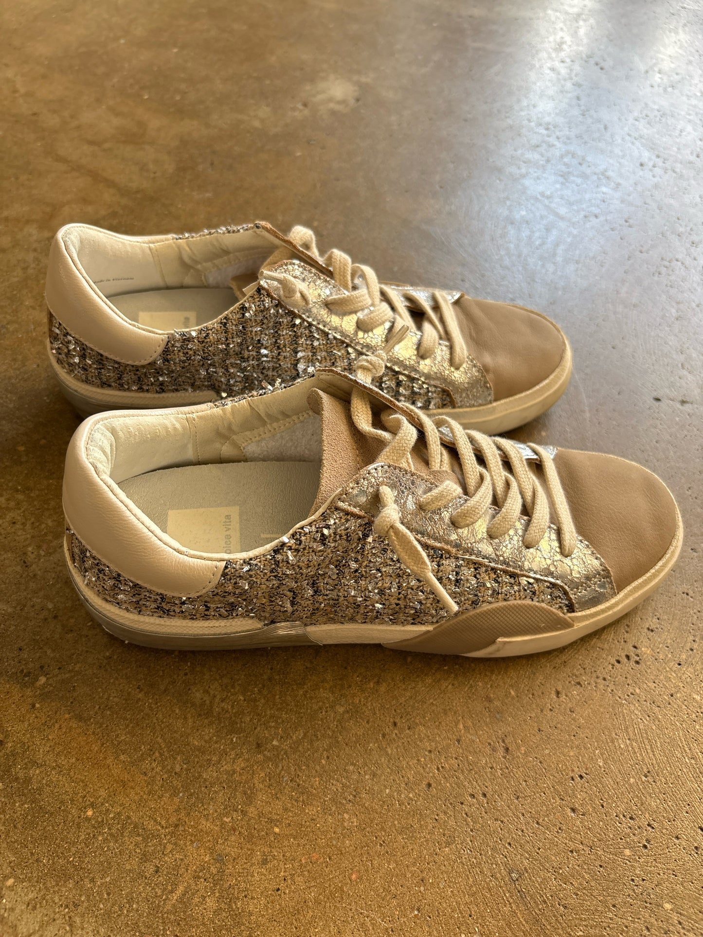 Dolce Vita Shoe Size 6.5 Gold Sneakers