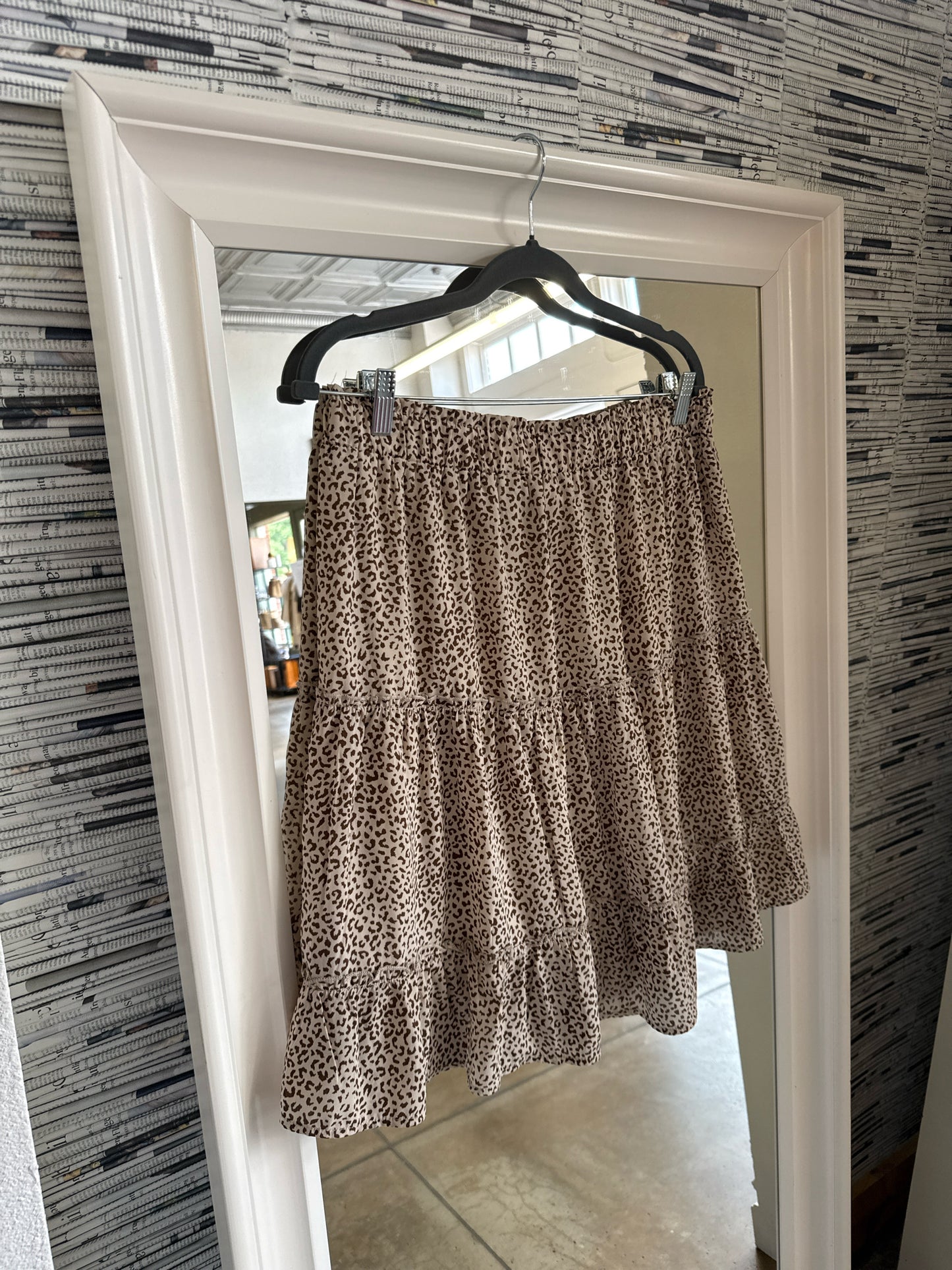L Love Size 1X Cream/Brown Animal Print Skirt