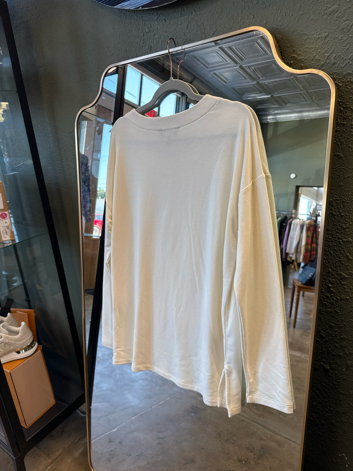 Banana Republic Size L Cream Top