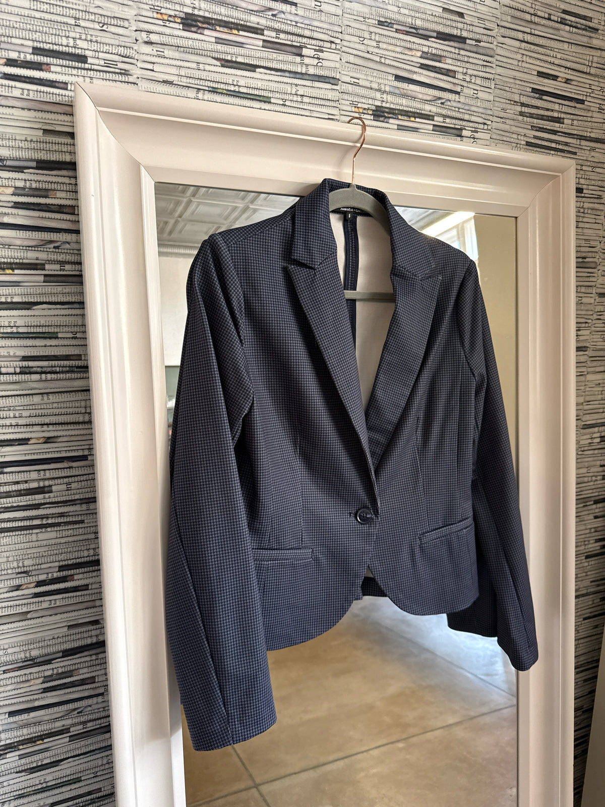 Amanda + Chelsea Size S Navy Blazer