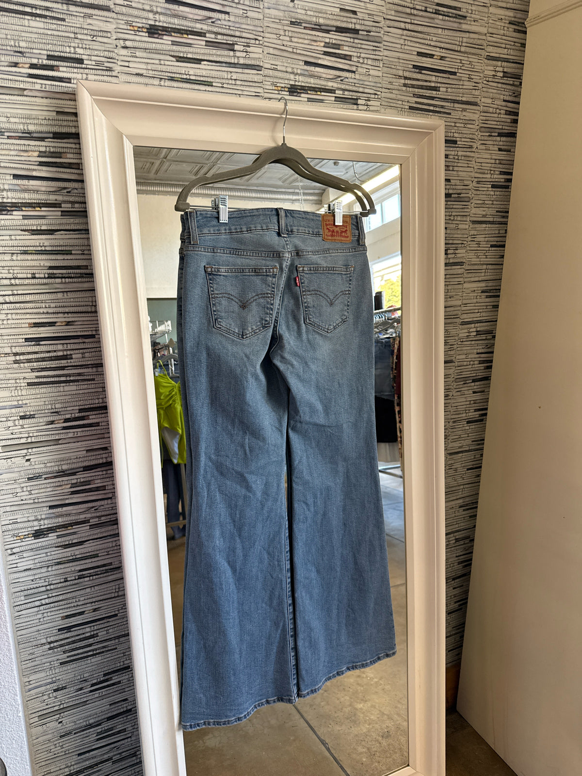 Levi Size 28 Denim Jeans