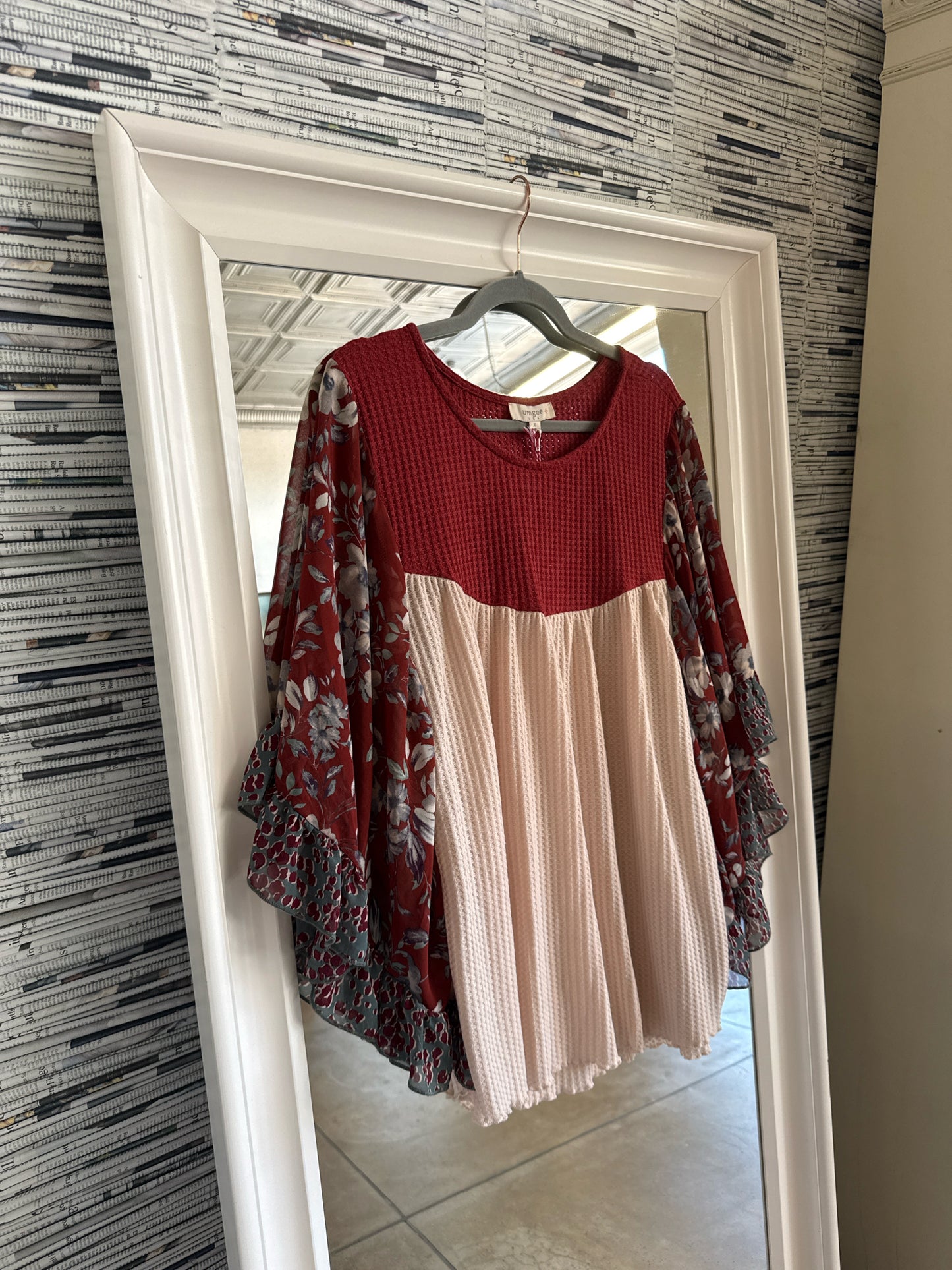 Umgee Size XL Cream/Red Top