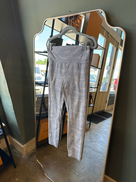 Vuori Size L Gray Legging