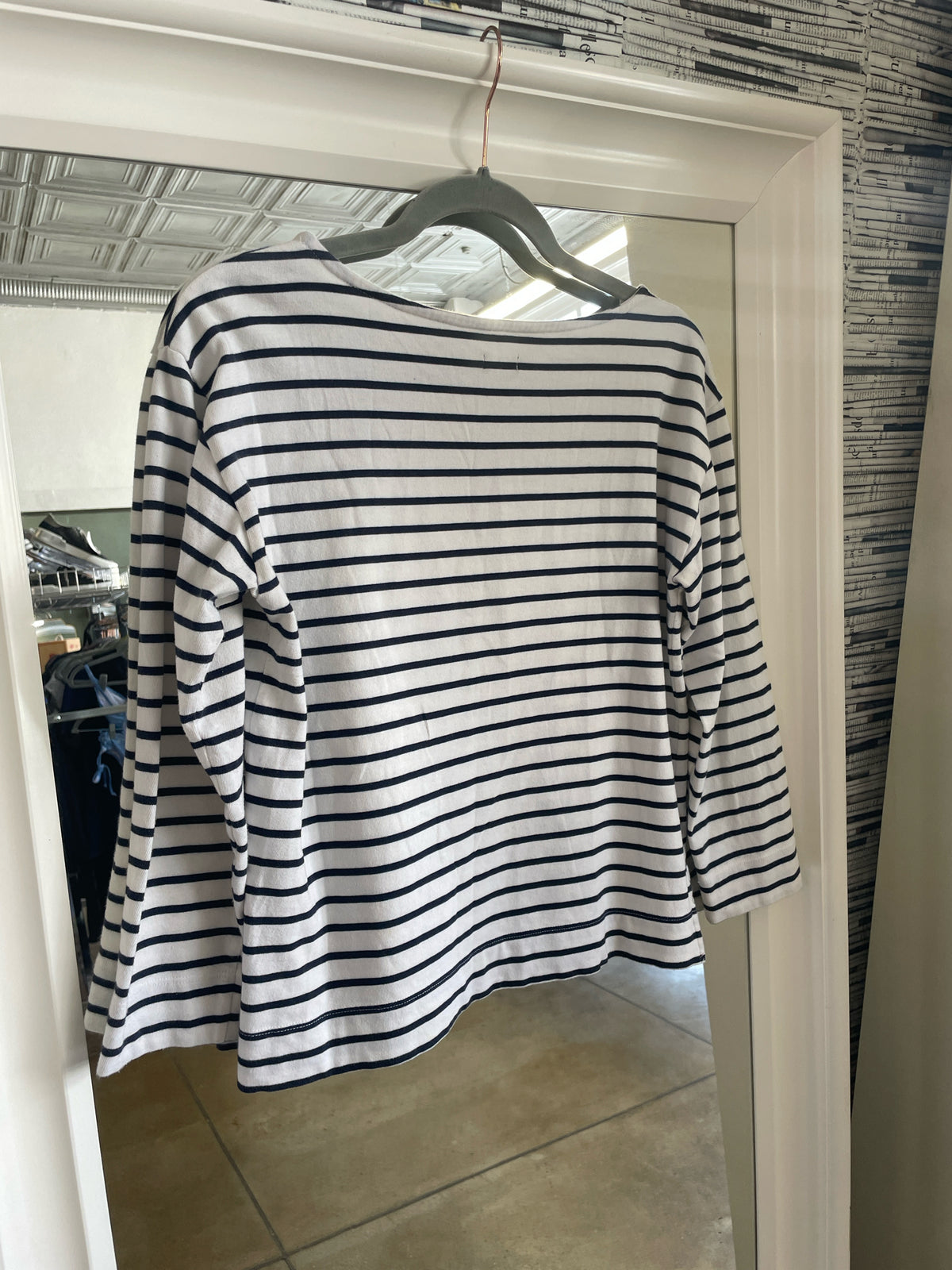 UNTUCKit Size M White+Navy Top