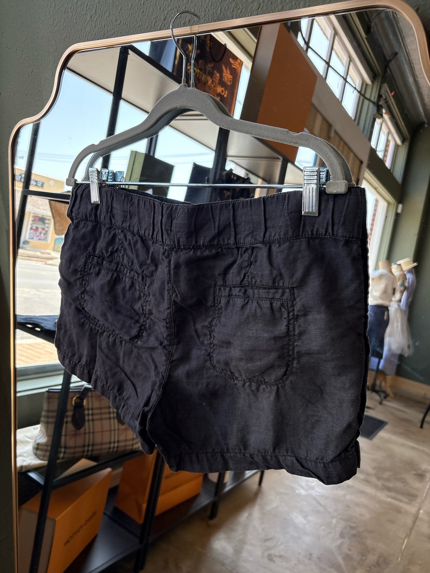 Caslon Size S Black Shorts