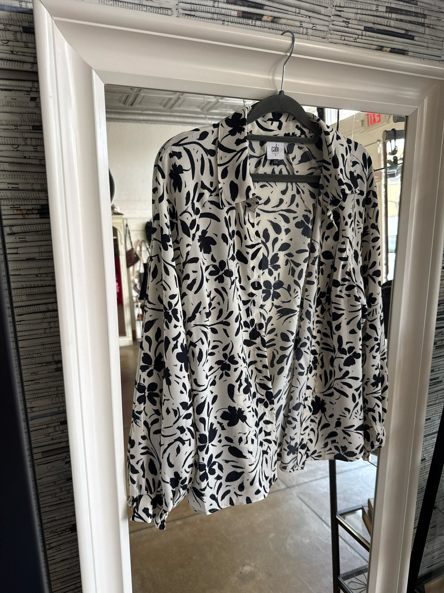Cabi Size S White/Black Floral Top