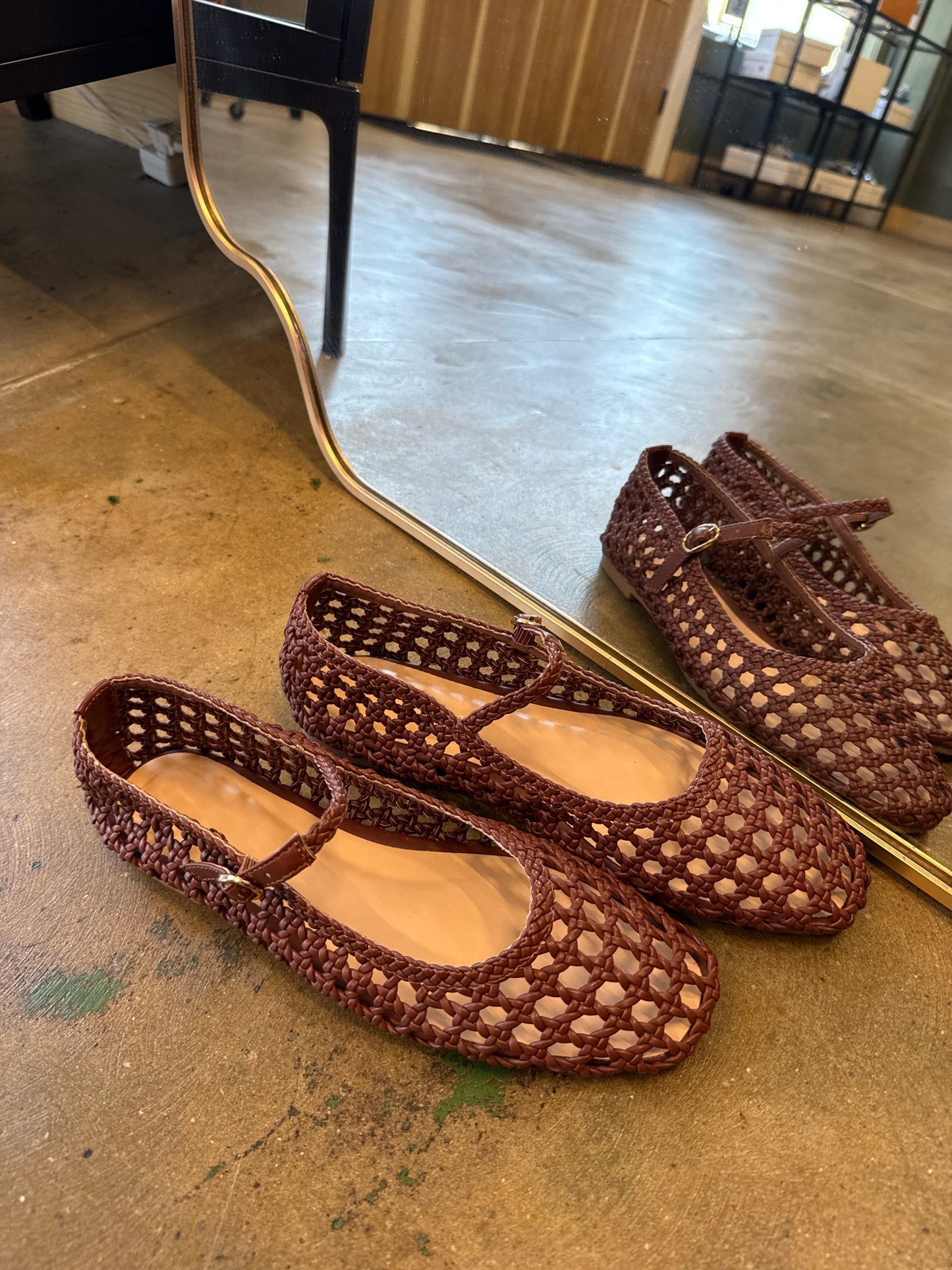 Shoe Size 7.5 Brown Woven Flats