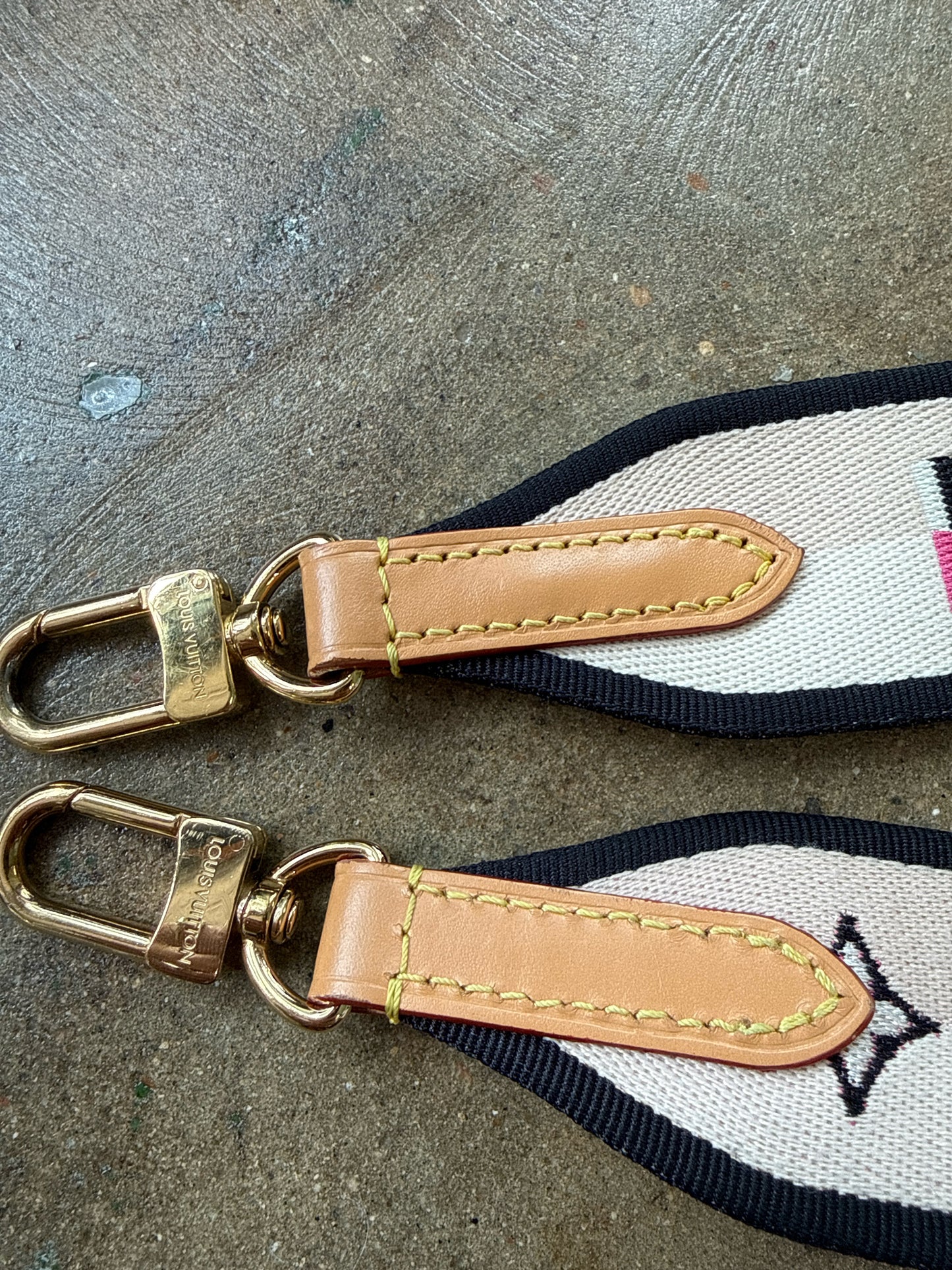 Louis Vuitton Cream/Pink Misc. Bag/Accesory