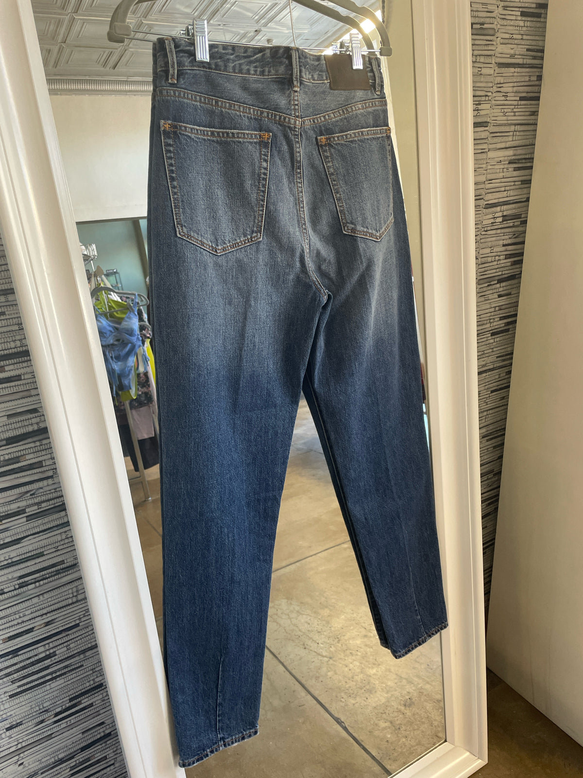 NEW Size 28 Jeans