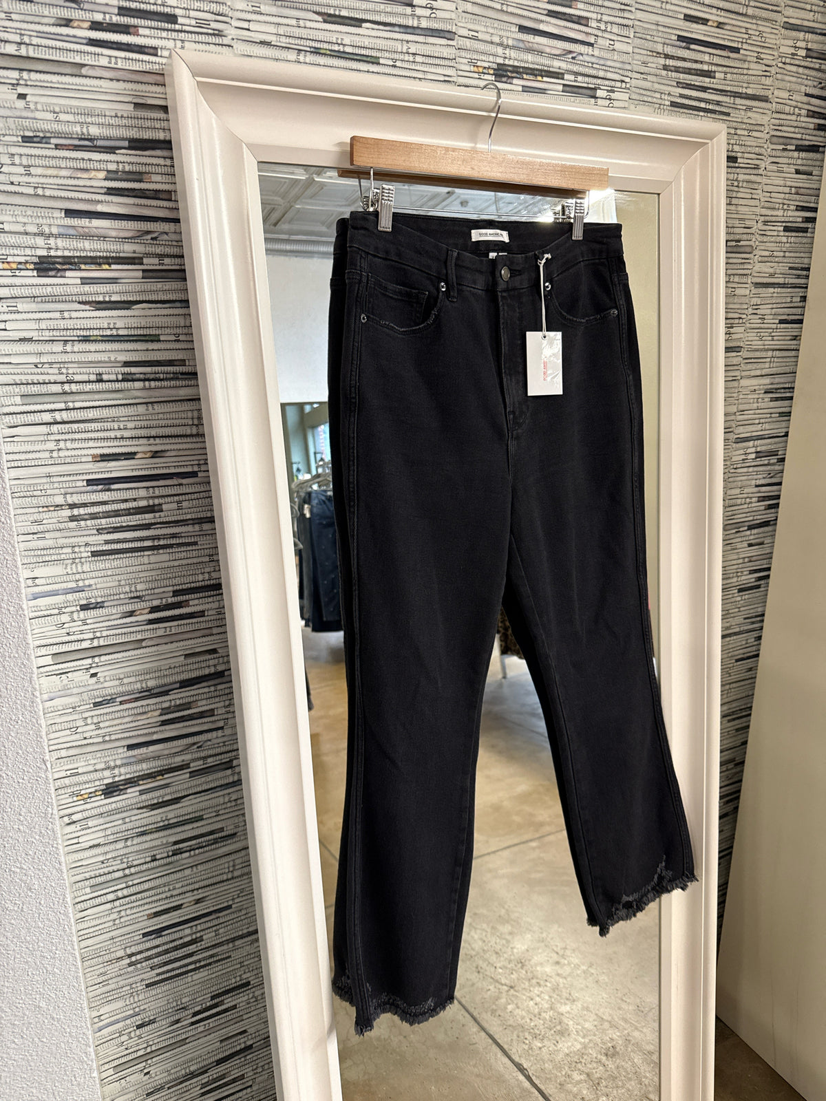 GOOD AMERICAN Size 12/31 Black Jeans