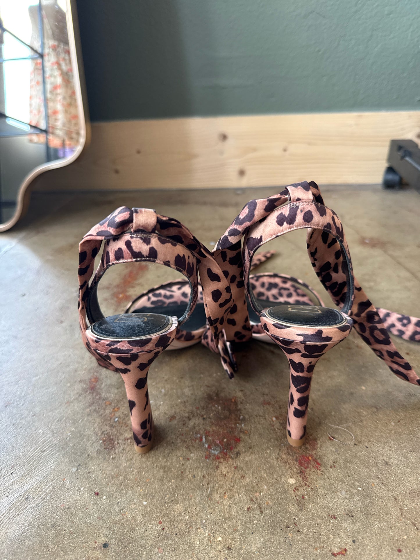 Deltan Shoe Size 10 Leopard Heels