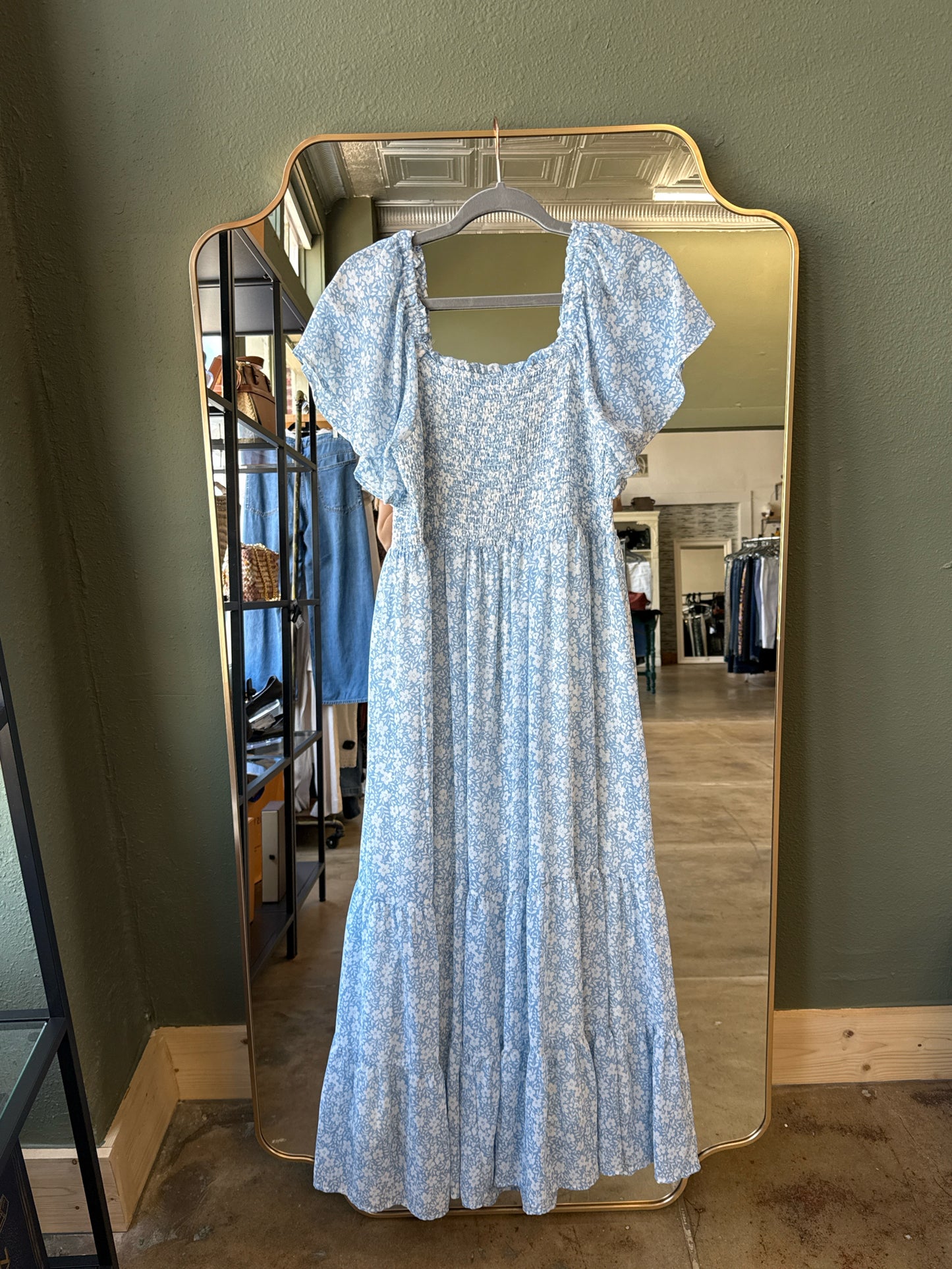 In Loom Size L blue and white Floral Dress