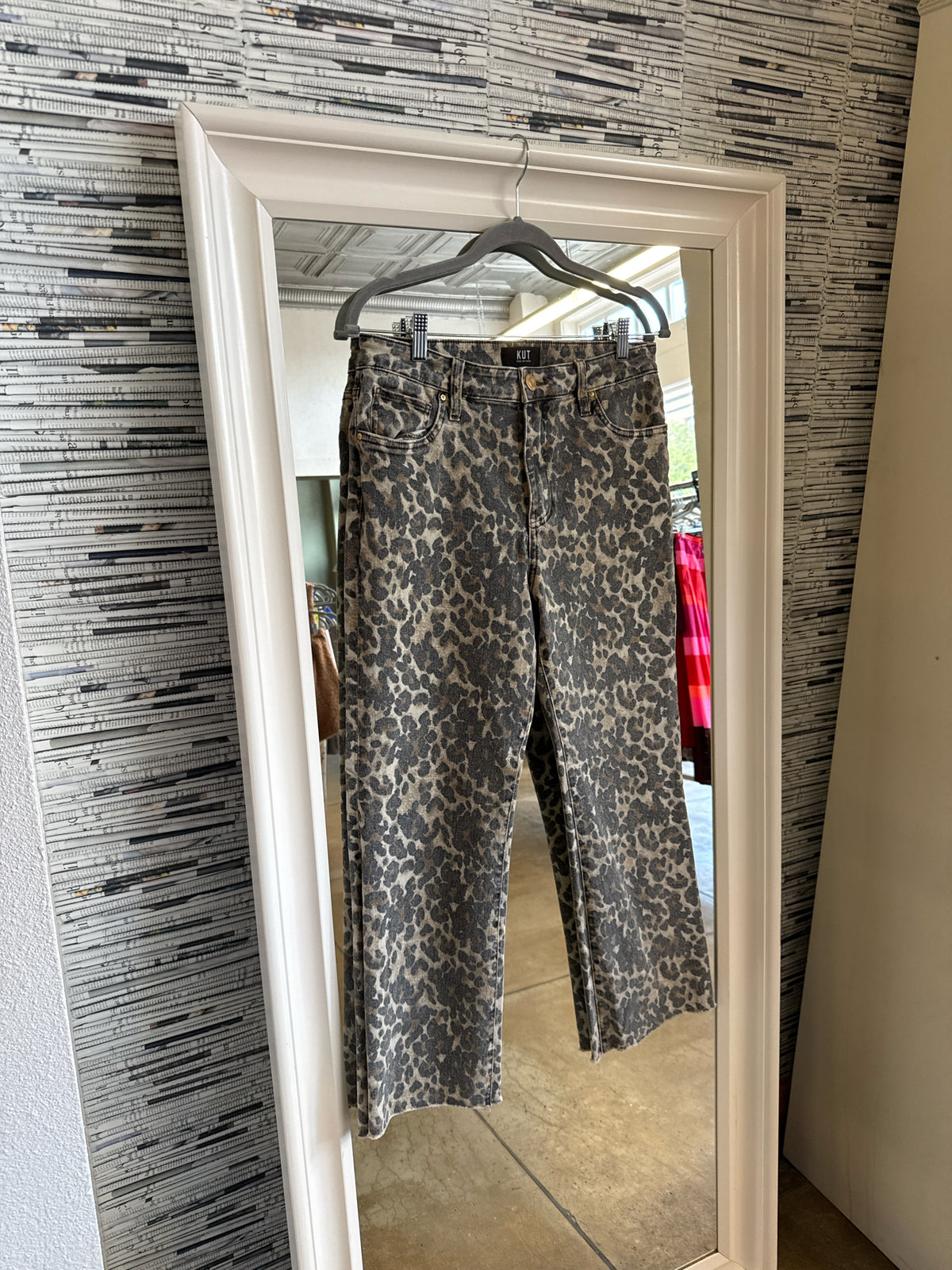 KUT Size 8 Leopard Pants