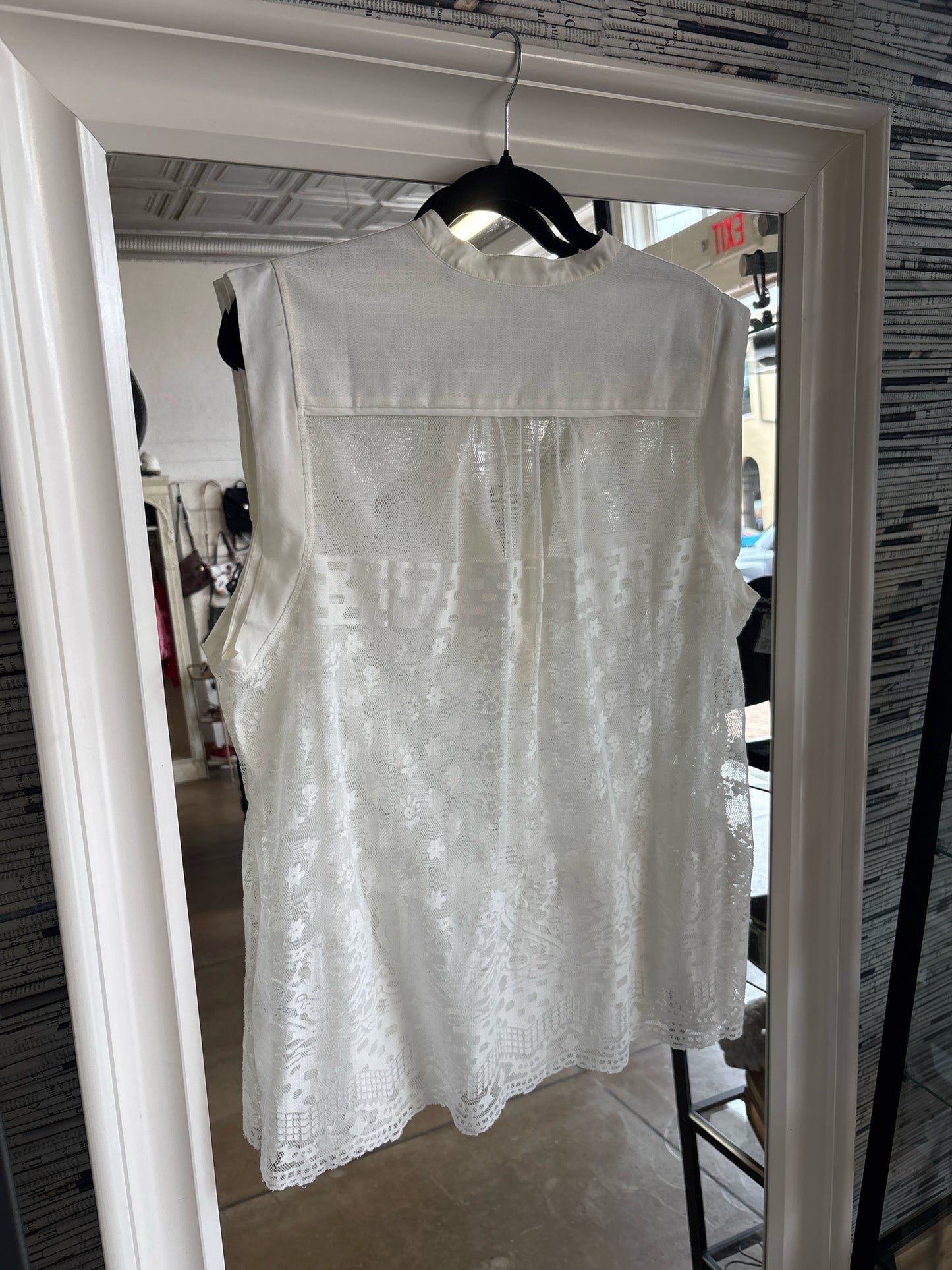Cabi Size XL White Sleeveless Top