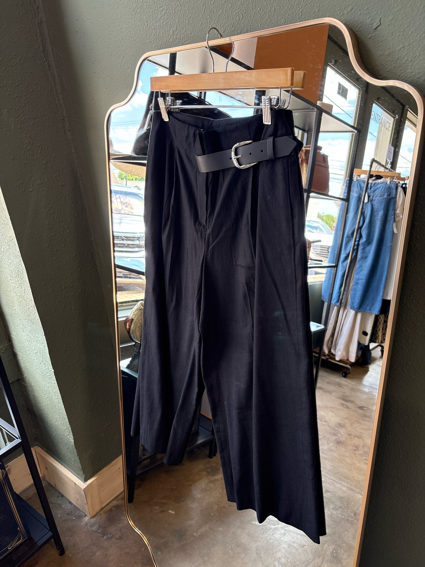 Alice + Olivia Size 6 Pants