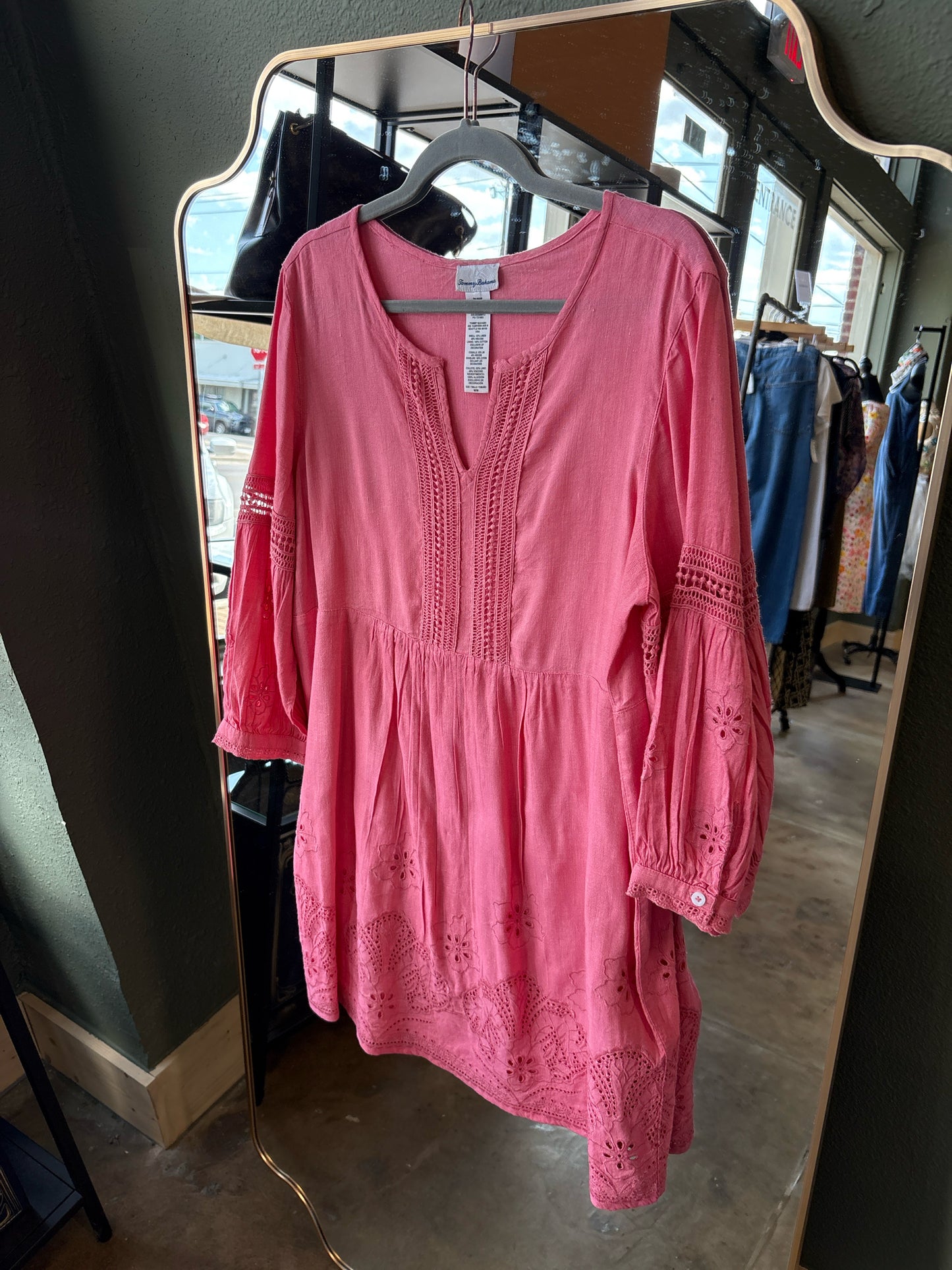 Tommy Bahama Size M Pink Dress