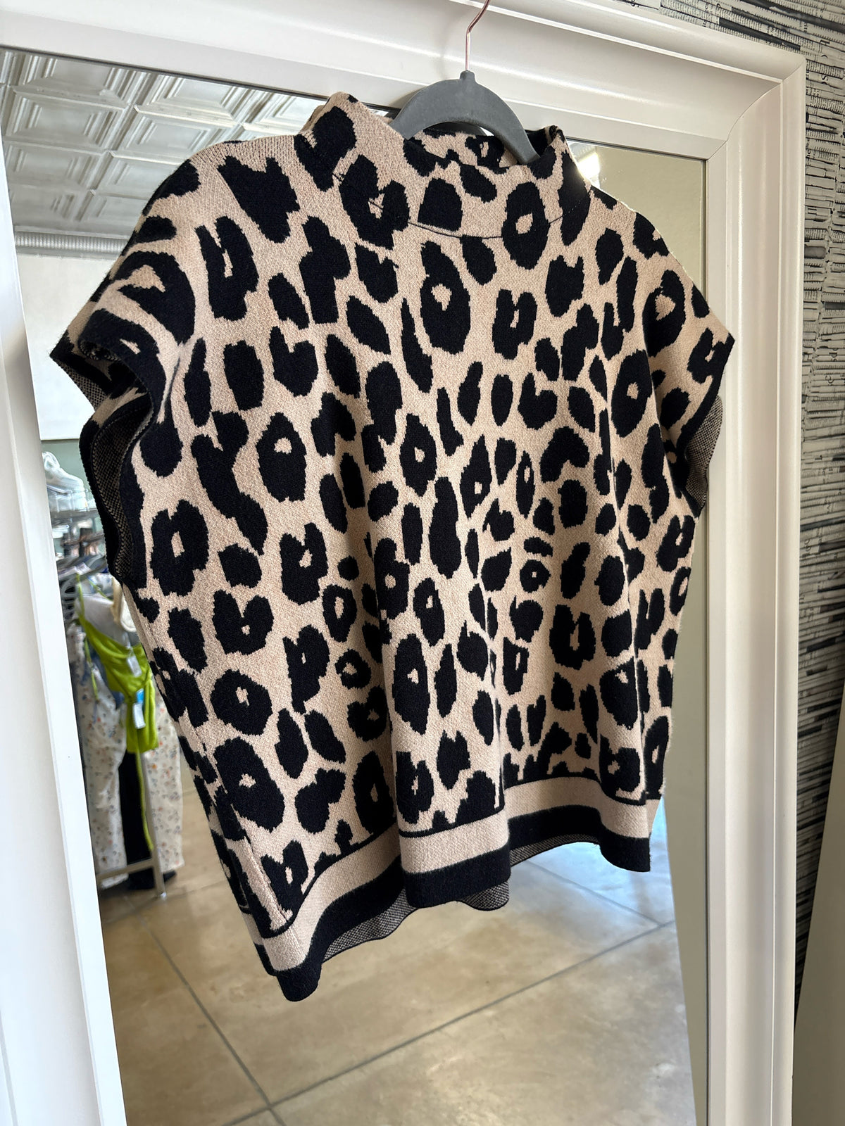 entro Size M tan + blk Leopard Top