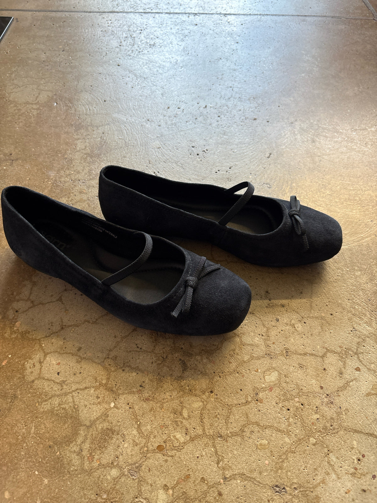 Born Shoe Size 8M Black Flats