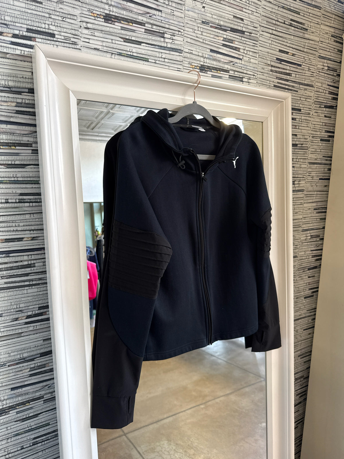 puma Size M Black Jacket