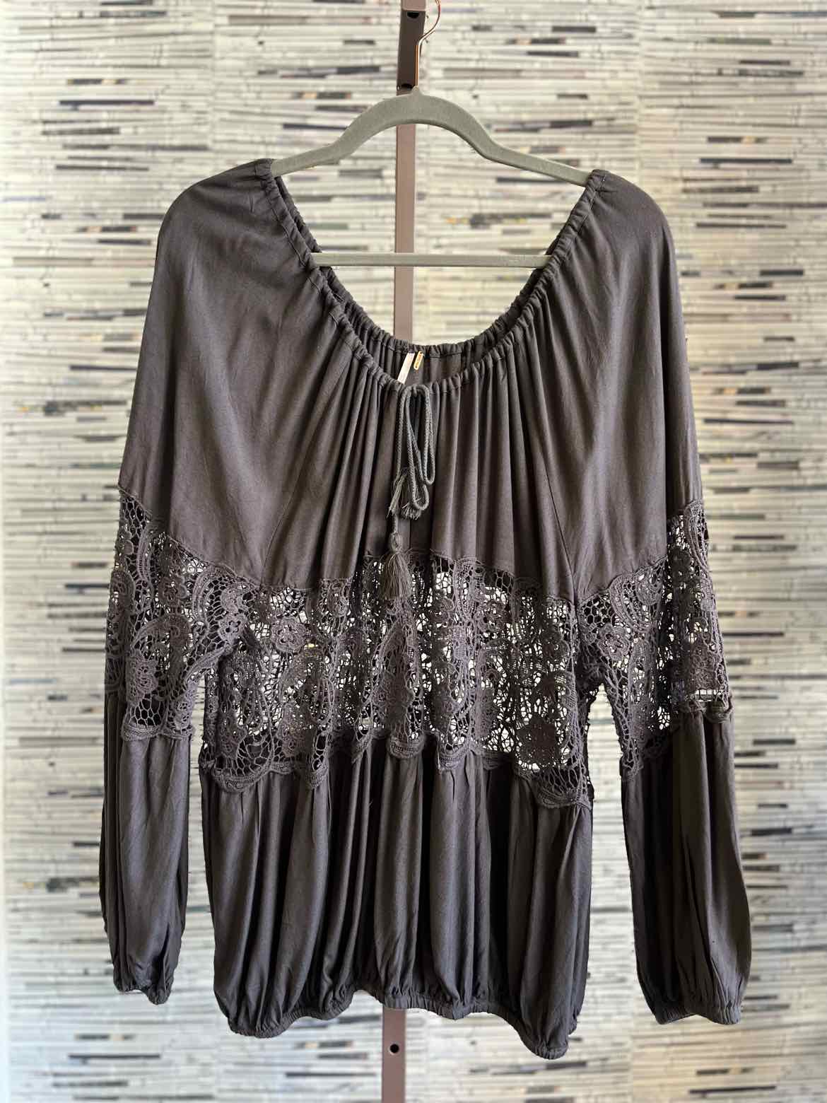 free people Size M Dark Gray Long sleeve Top