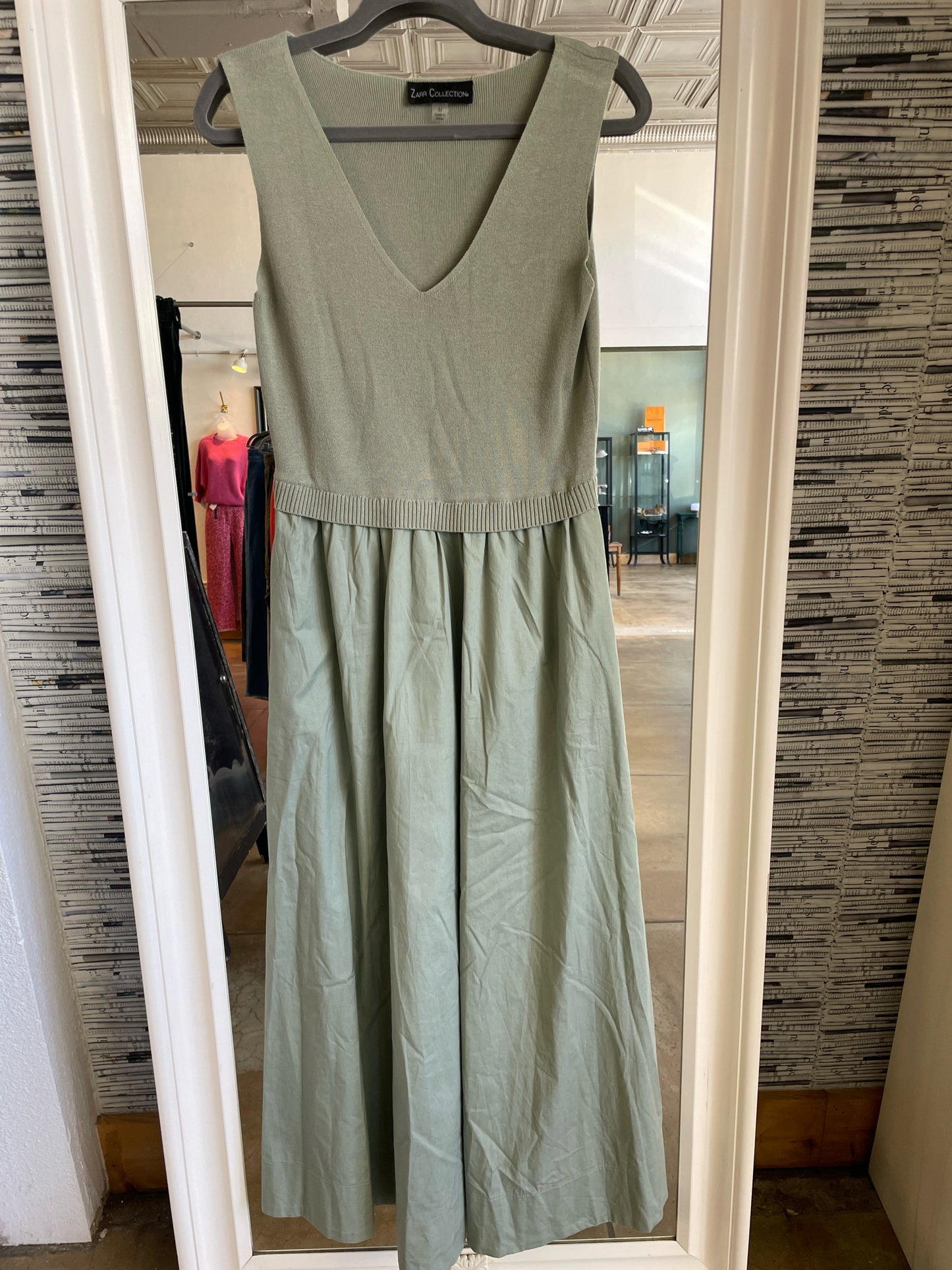 Zarr Collection Size M sage green Dress